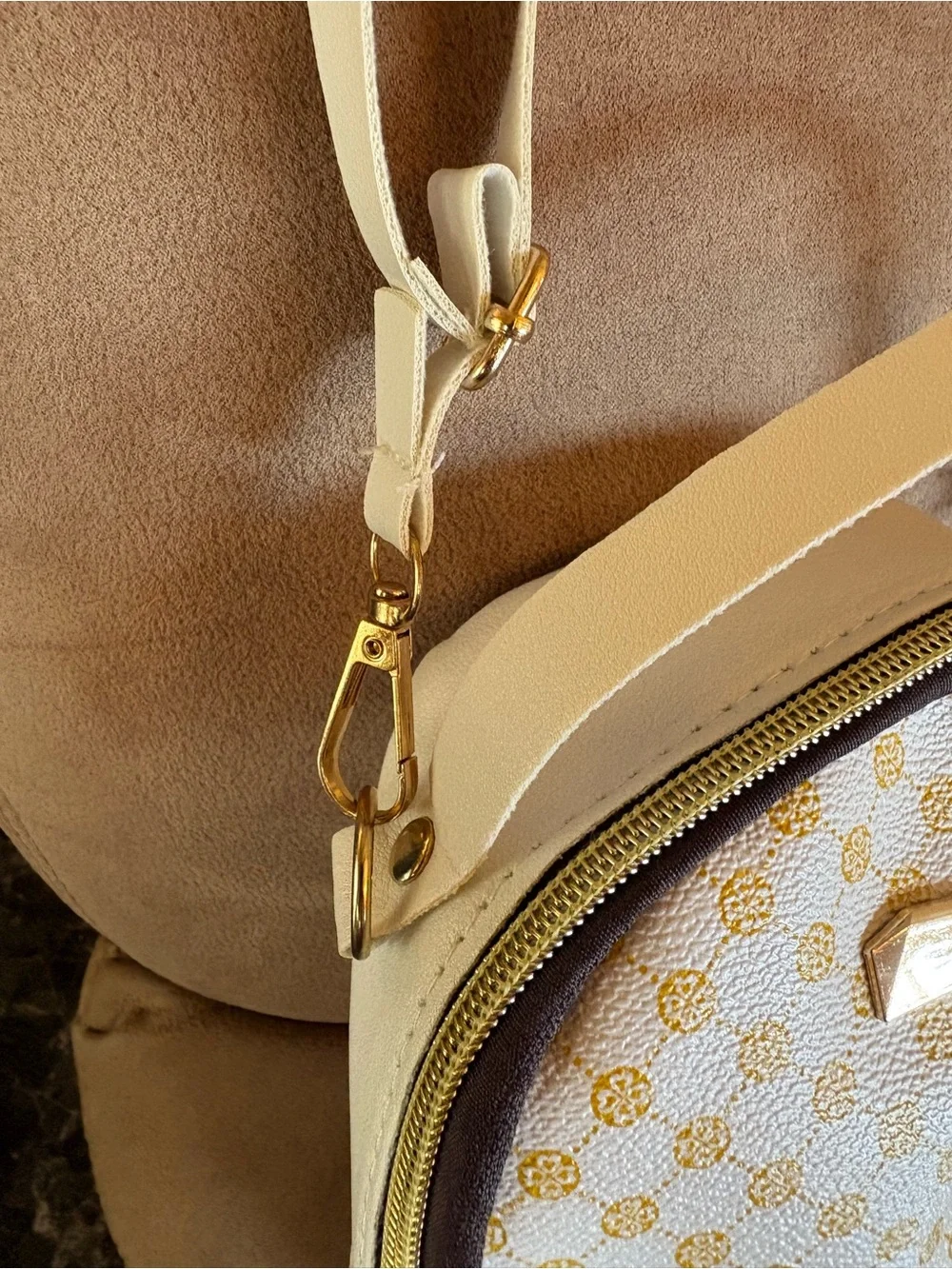 N/A chic white